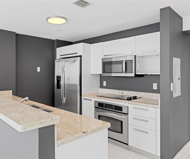 Foto del edificio - 601 NE 36th St
