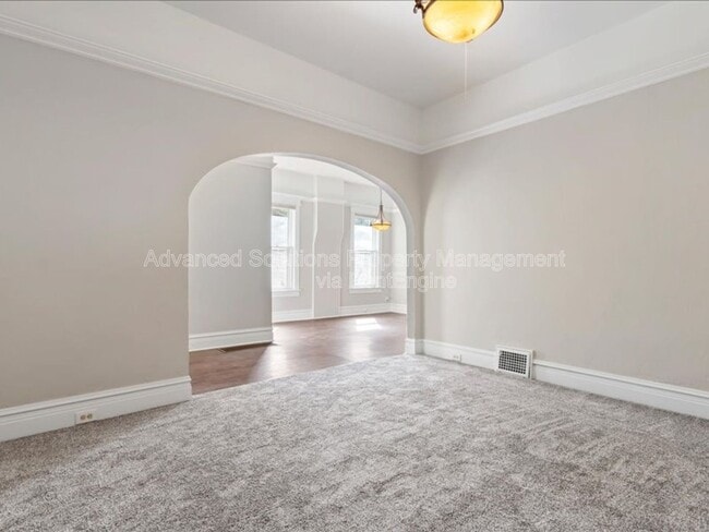 Building Photo - 1120 E 600 S