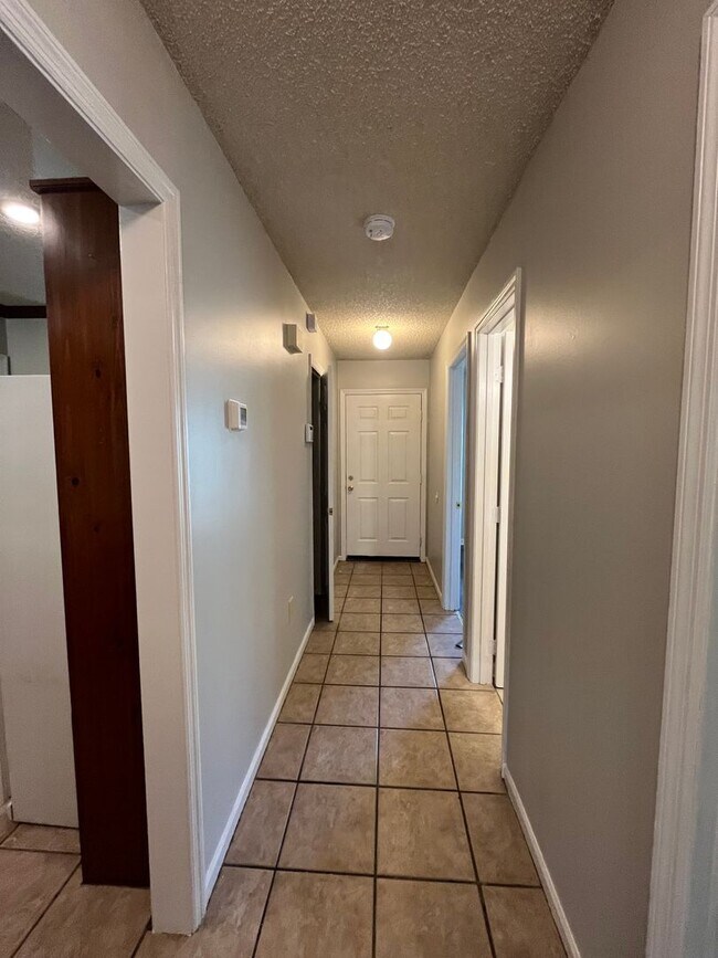 Foto del edificio - 2803 Fawnwood Cir