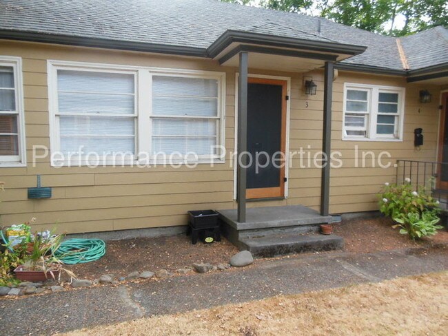 Building Photo - 426 NE Prescott St