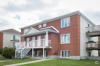 Building Photo - 322 Rue Hector-Fabre