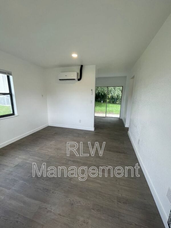 Building Photo - 117 Cherry Ave