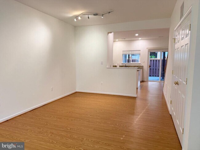 Foto del edificio - 2427 Dew Meadow Ct