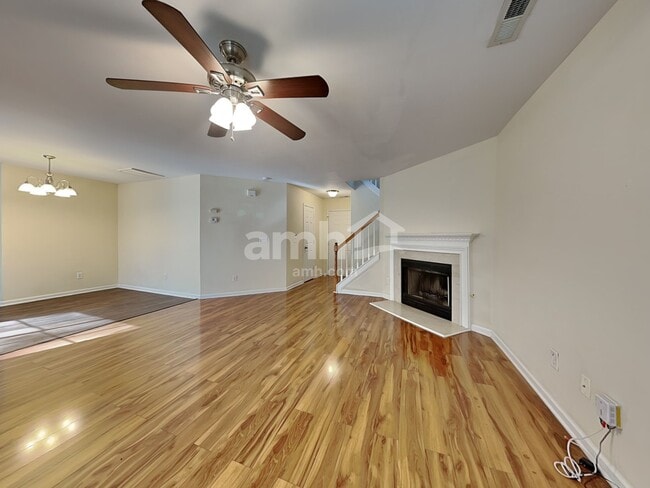 Foto del edificio - 204 Cloverdale Dr