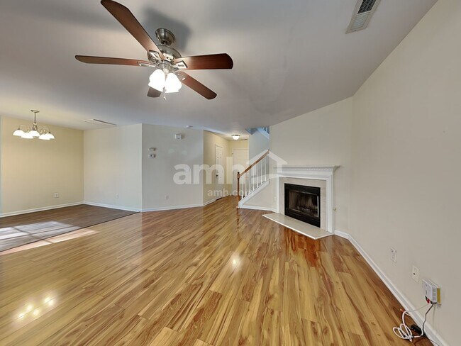 Foto del edificio - 204 Cloverdale Drive