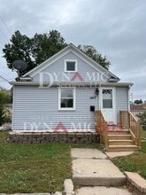 Building Photo - 1417 W 10th St