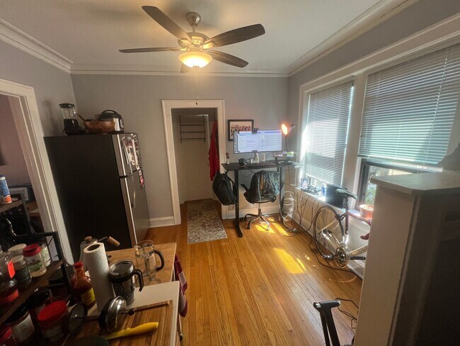 Foto del edificio - 2842 W Fletcher St