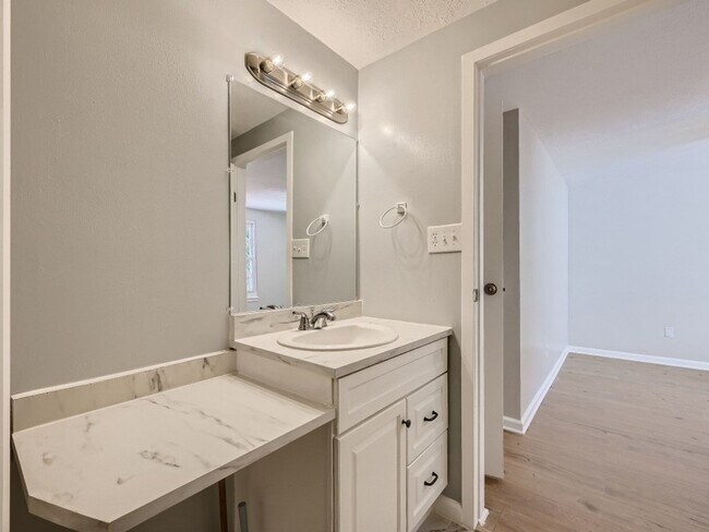 Foto del edificio - Charming 3 Bedroom/2.5 Bathroom Home in Nottingham, MD!