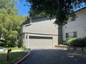 Building Photo - 217 Ada Ave