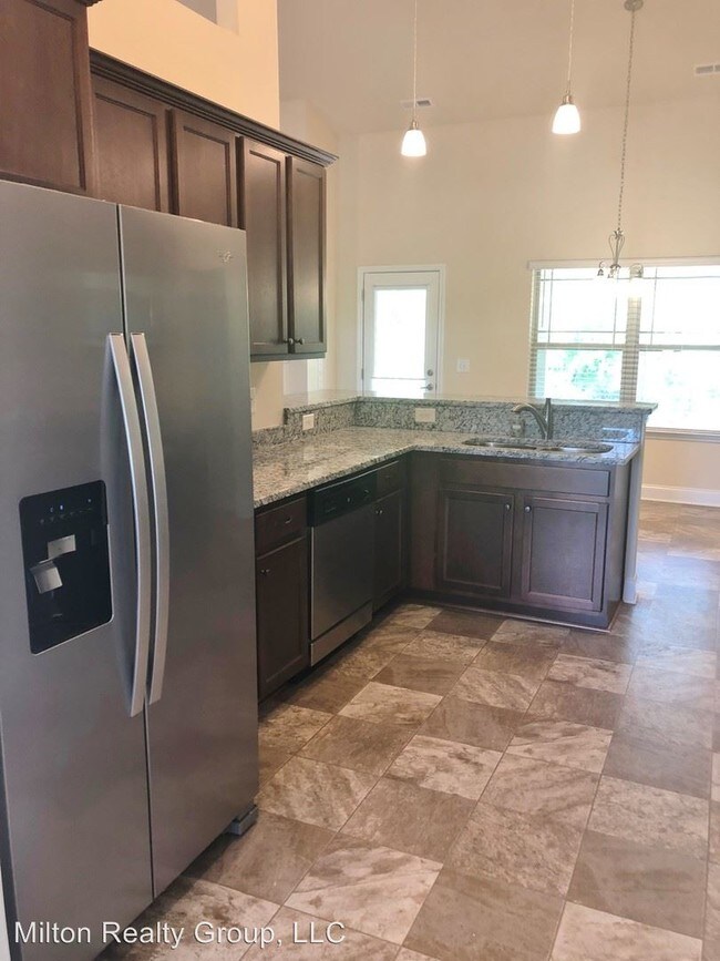 Building Photo - 3 br, 2 bath House - 10 Woodwater Circle
