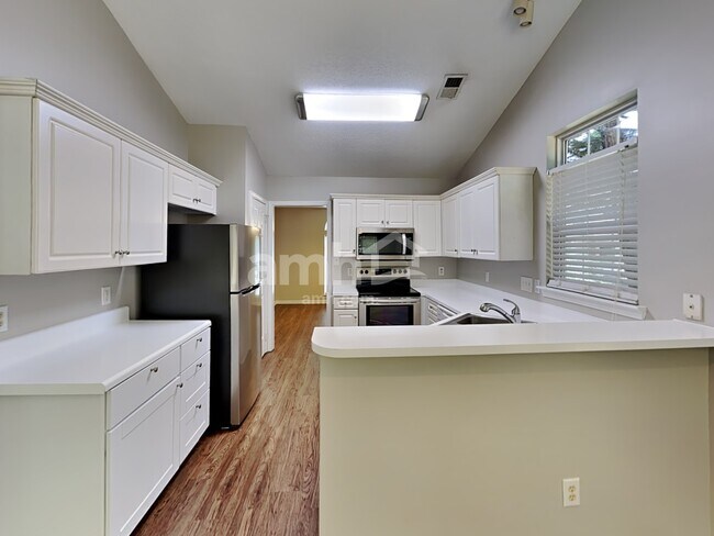 Building Photo - 1720 Silverberry Ct