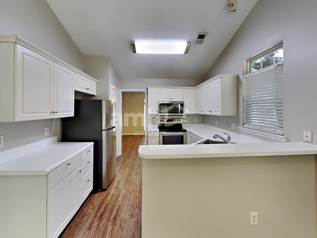 Foto del edificio - 1720 Silverberry Ct