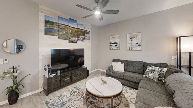 Building Photo - 8511 Golf Wy