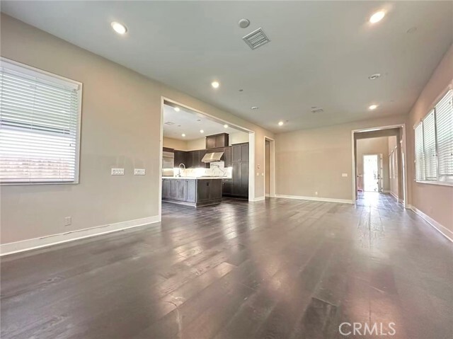 Building Photo - 140 Crossover