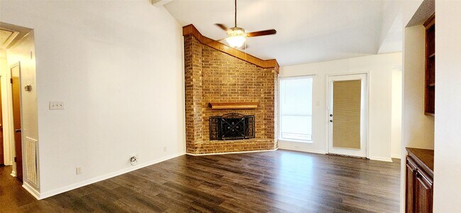 Foto del edificio - 135 Basswood St
