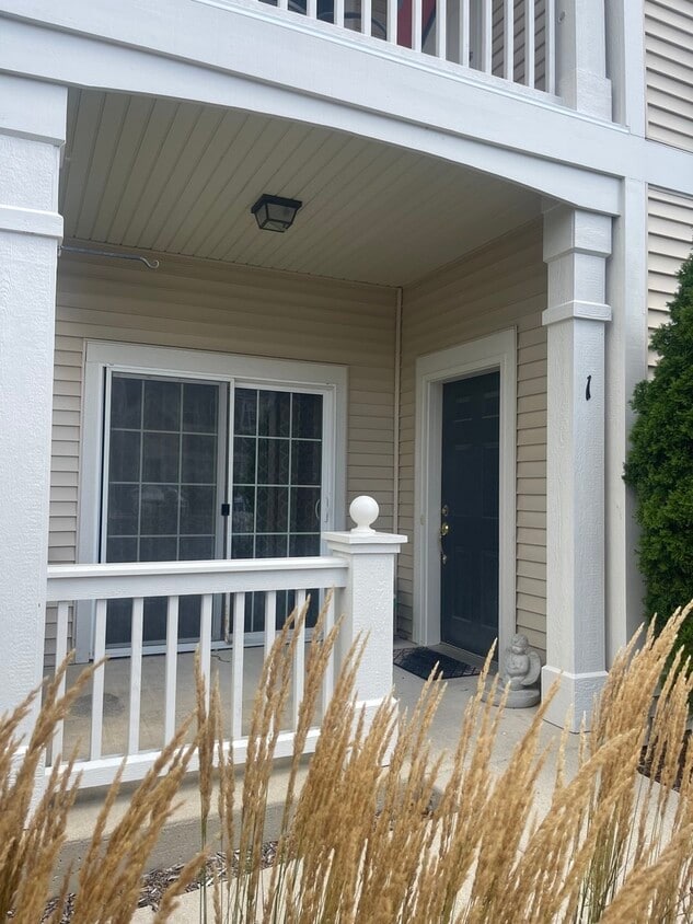 Primary Photo - 2250 Aurora Dr