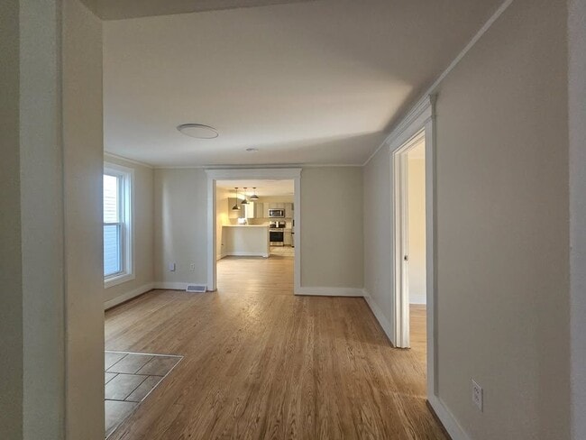 Building Photo - 137 Tennyson Ave