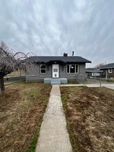 Building Photo - 1013 S 9th Ave