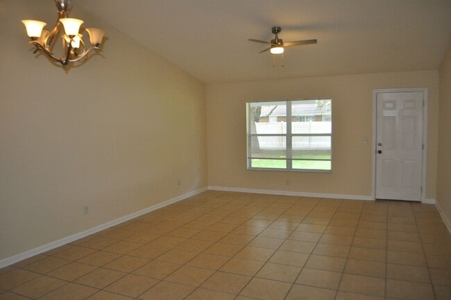 Building Photo - Leigh High Woods Duplex, Side B