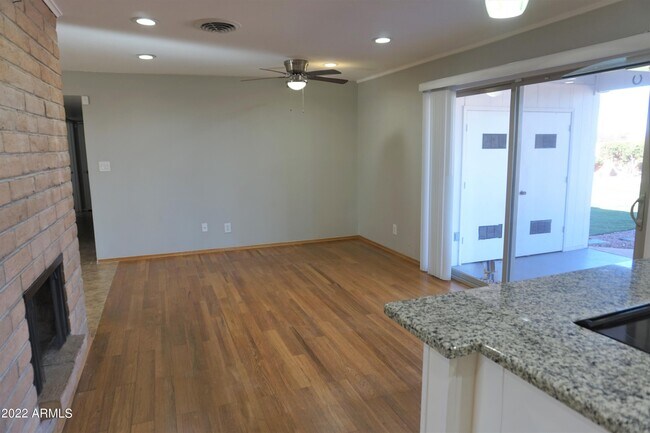 Foto del edificio - 2209 Golf Links Rd