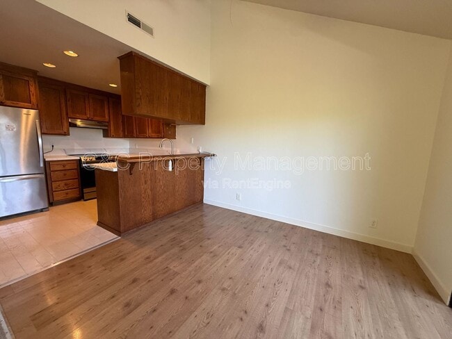 Building Photo - 44 Arabian Way