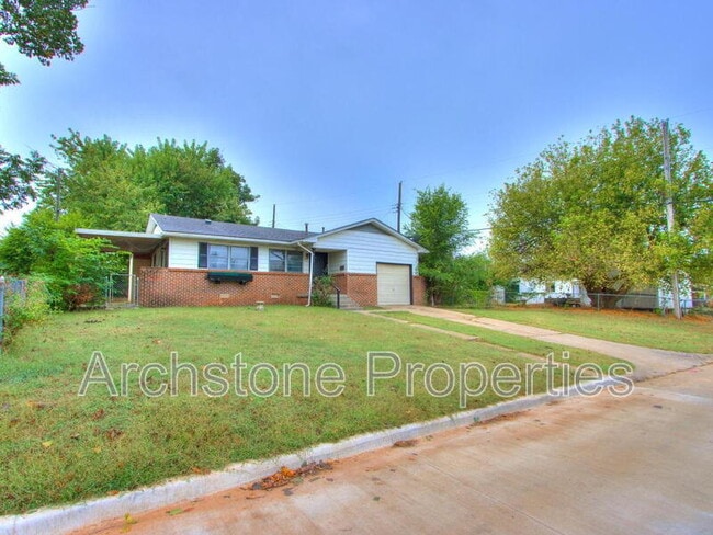 Photo - 608 Holoway Dr House