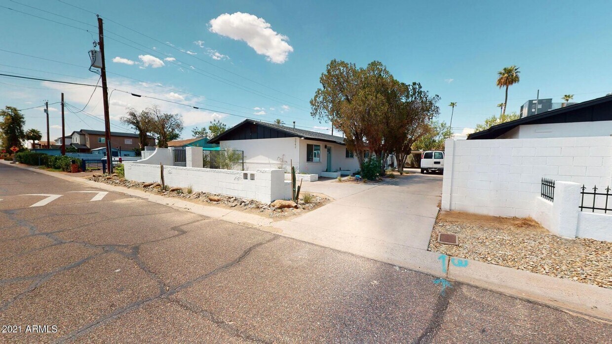 Primary Photo - Remodeled 2 bedroom 1 bath!