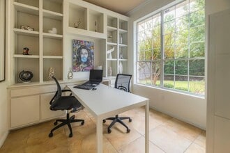 Building Photo - 6 Avenswood Pl