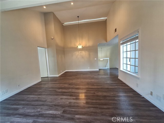 Foto del edificio - 26131 Frampton Ave