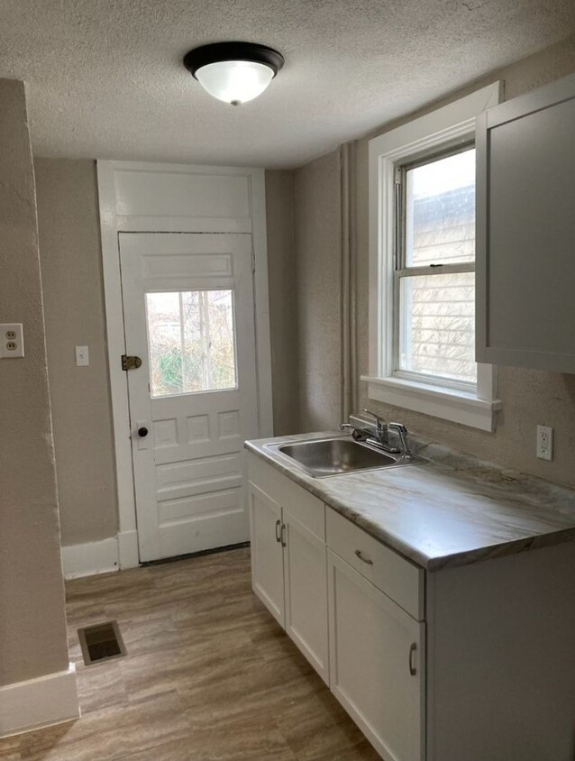 Primary Photo - Renovated Home Available For Rent In Arnold