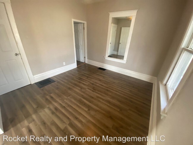 Building Photo - 4 br, 1.5 bath House - 802 Grant St