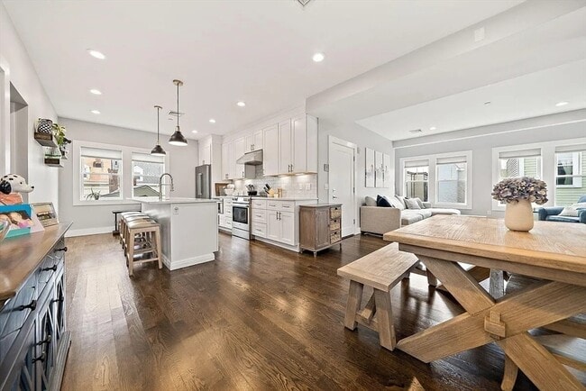 Foto del edificio - 230 Bowen St