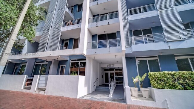 Foto del edificio - 3339 Virginia St