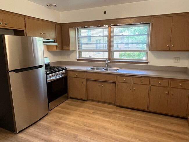 Foto del edificio - 1334 Woodview Ln