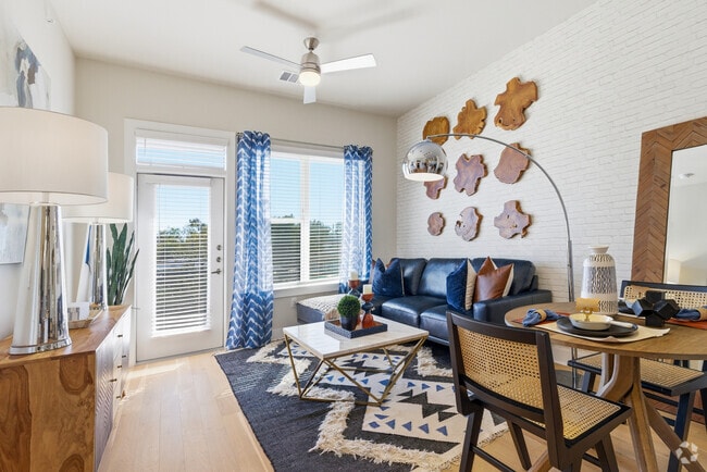 1BR, 1BA - 743SF - Living Room - Foundry on 19th