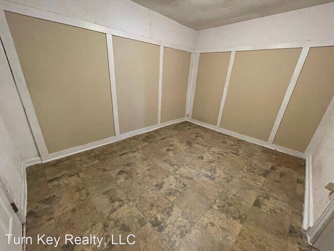 Building Photo - 4 br, 1 bath House - 301 Midwood Avenue