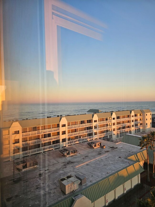 Photo - 1 BEDROOM 1 BATH CONDO