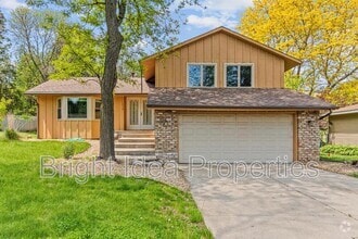 Building Photo - 1716 Evergreen Dr