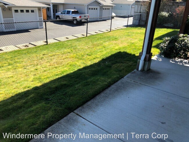 Building Photo - 3614 Portage Ln
