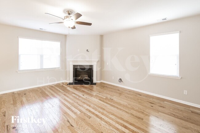 Foto del edificio - 640 Woolum Dr