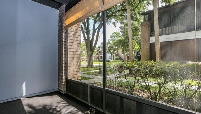 Interior Photo - Dover Gardens