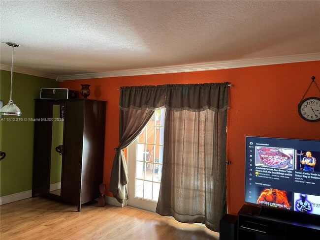 Building Photo - 4202 W 10th Ln