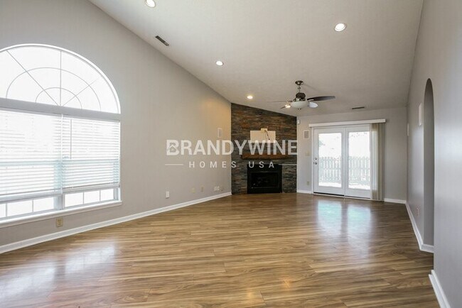 Foto del edificio - 6050 Countrybrook Rd