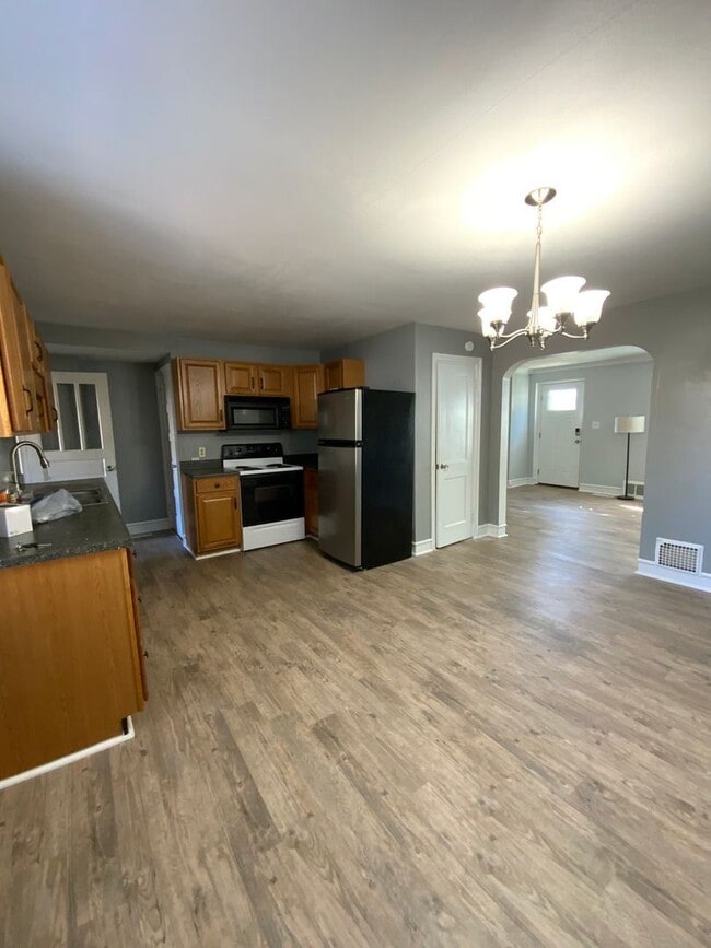 Building Photo - 3 br, 1.5 bath House - 6231 HIGH STREET