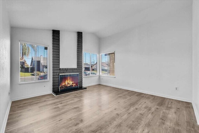 Building Photo - 13388 Wisteria Pl