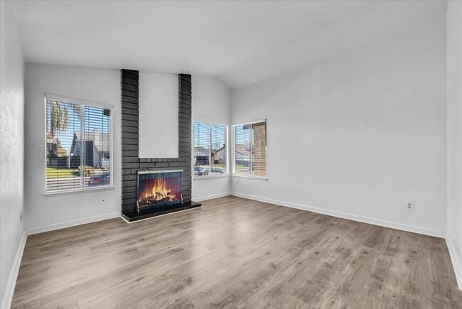 Foto del edificio - 13388 Wisteria Pl