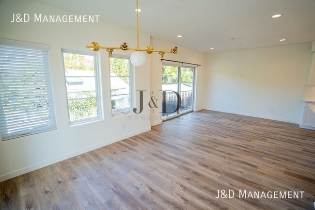 Building Photo - 1369 N VULCAN Ave
