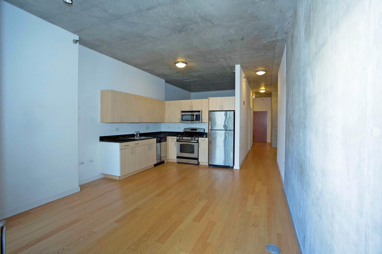 Primary Photo - 235 W Van Buren St