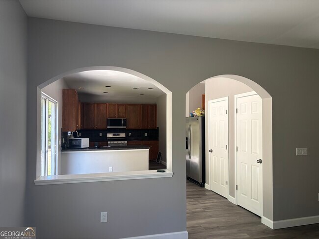Building Photo - 7742 Parkside Dr