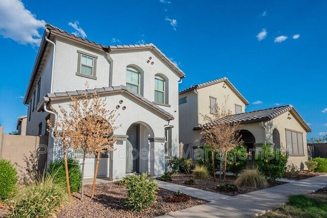 Building Photo - 5821 W Pueblo Ave